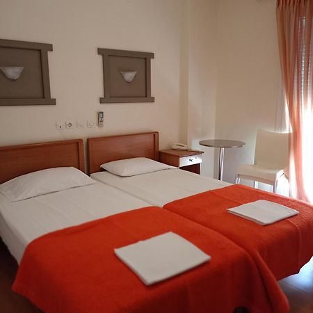 Efstratios Hotel Loutra Aidhipsou Exteriör bild