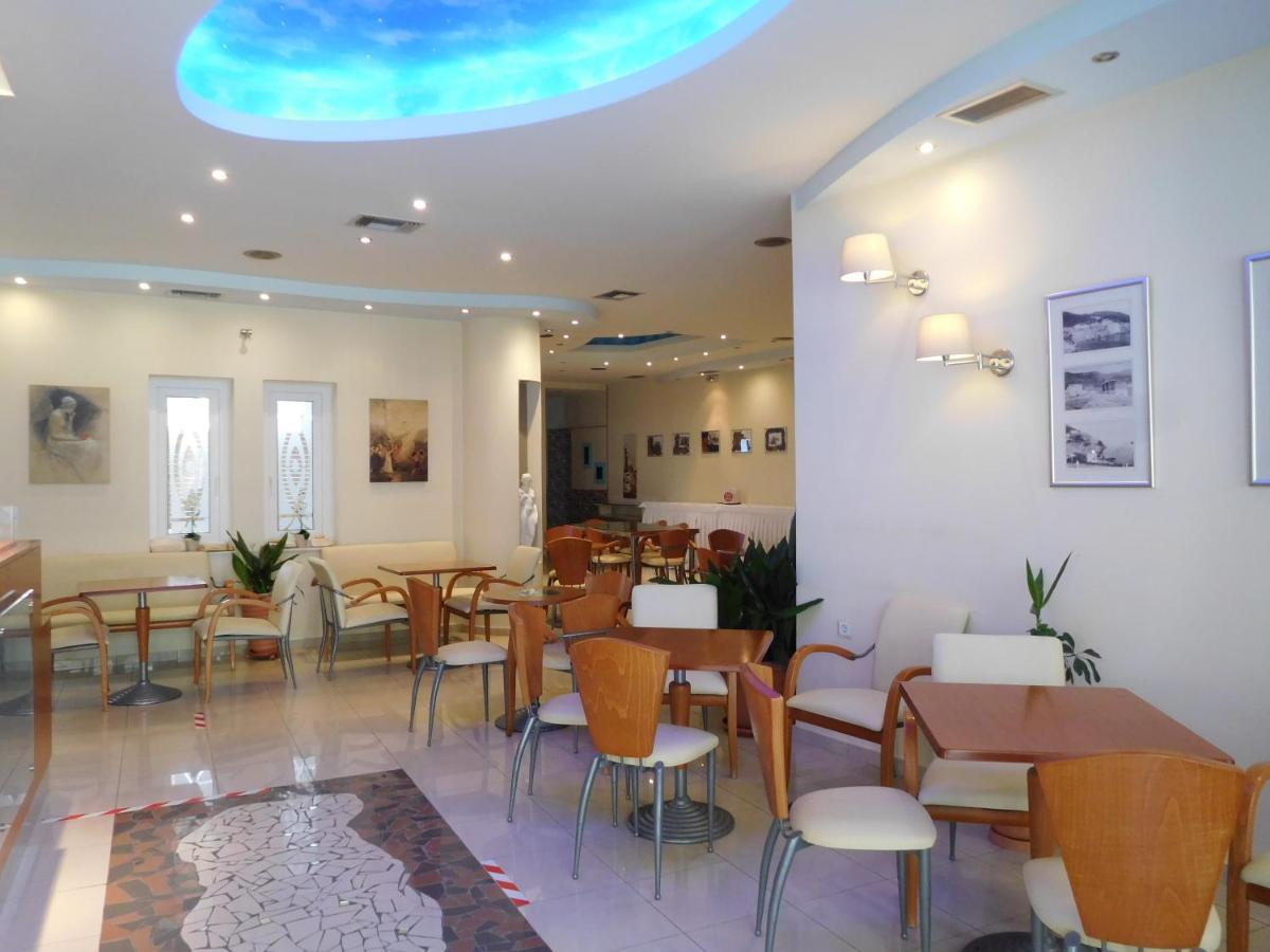 Efstratios Hotel Loutra Aidhipsou Exteriör bild