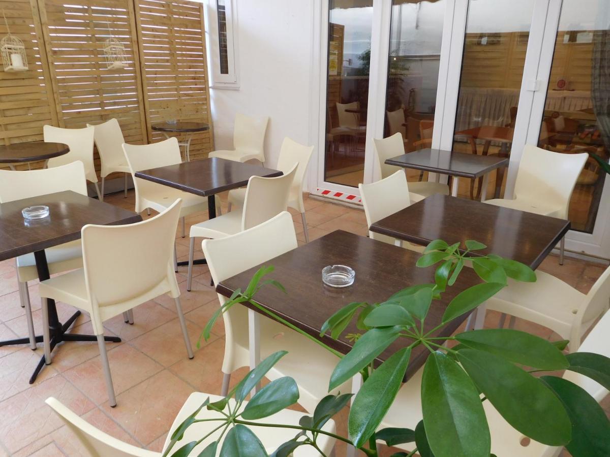 Efstratios Hotel Loutra Aidhipsou Exteriör bild
