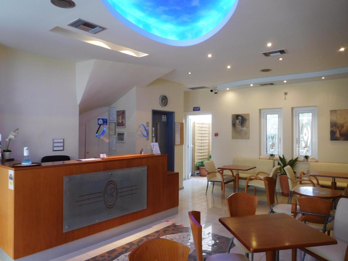 Efstratios Hotel Loutra Aidhipsou Exteriör bild