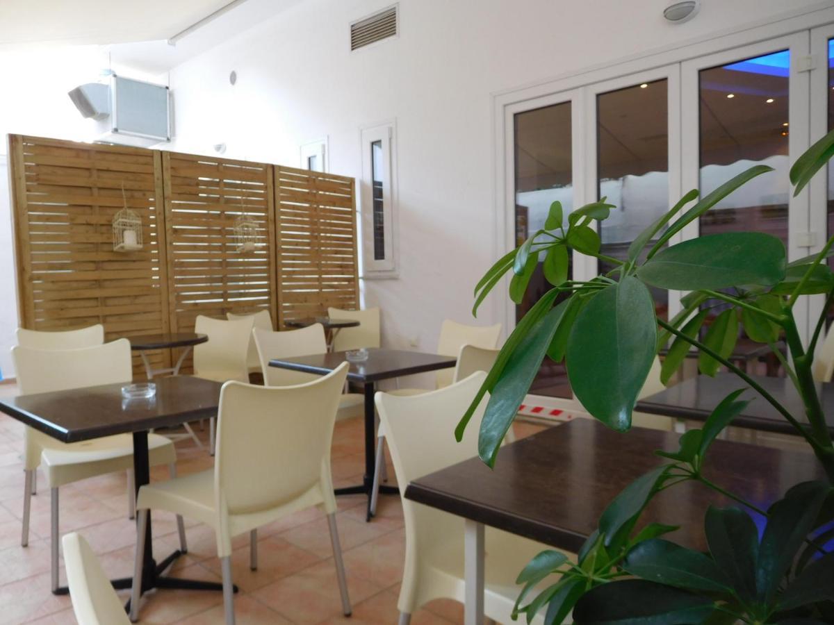 Efstratios Hotel Loutra Aidhipsou Exteriör bild