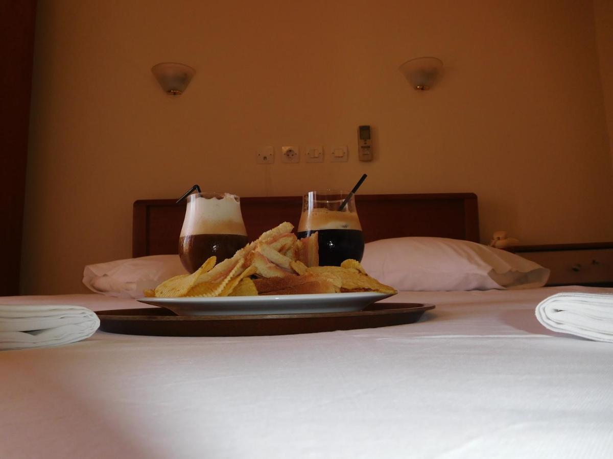 Efstratios Hotel Loutra Aidhipsou Exteriör bild