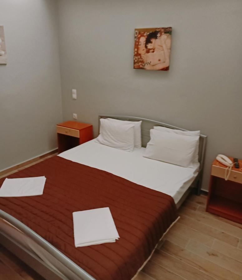 Efstratios Hotel Loutra Aidhipsou Exteriör bild