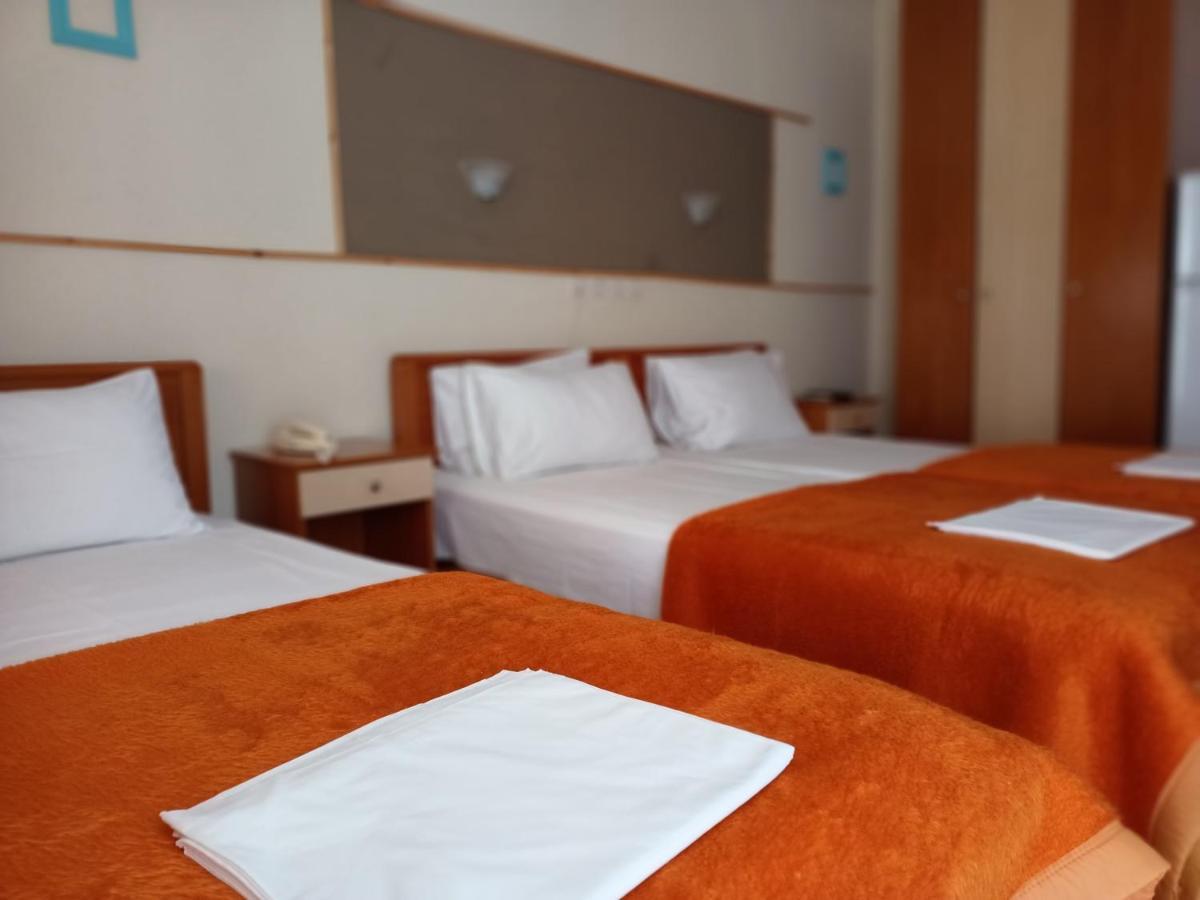 Efstratios Hotel Loutra Aidhipsou Rum bild