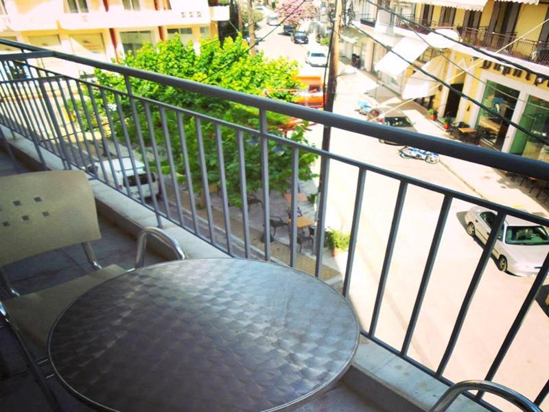 Efstratios Hotel Loutra Aidhipsou Exteriör bild
