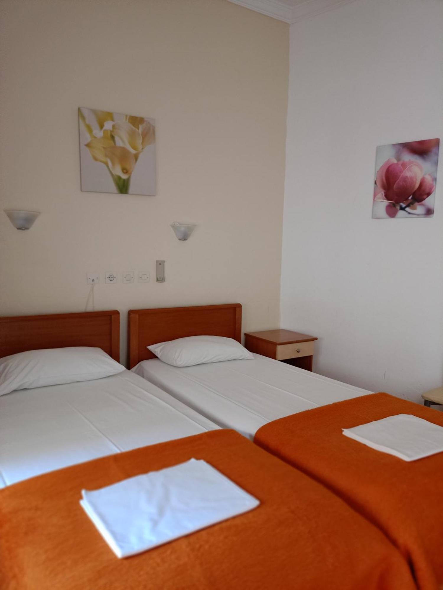 Efstratios Hotel Loutra Aidhipsou Exteriör bild