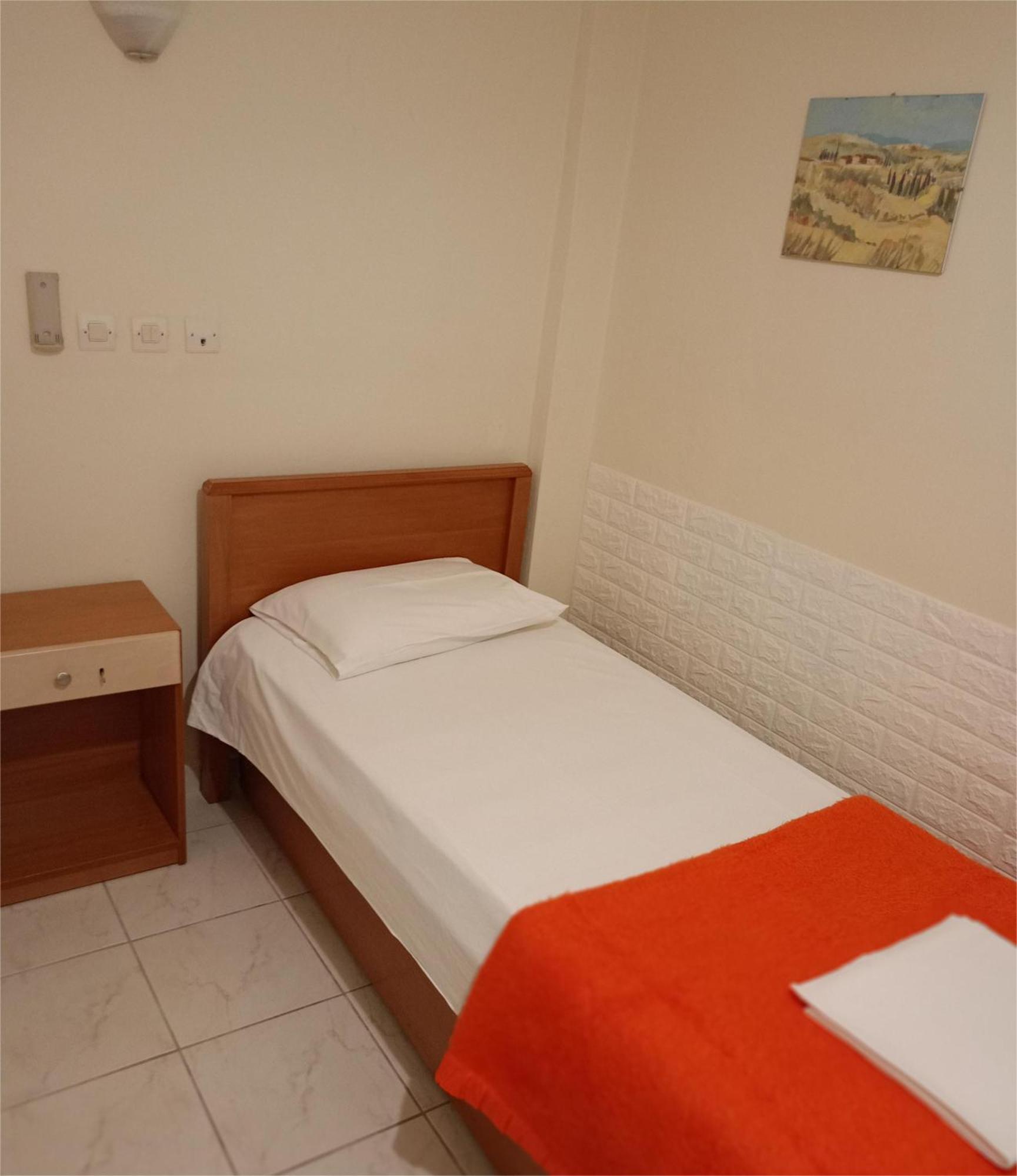 Efstratios Hotel Loutra Aidhipsou Exteriör bild