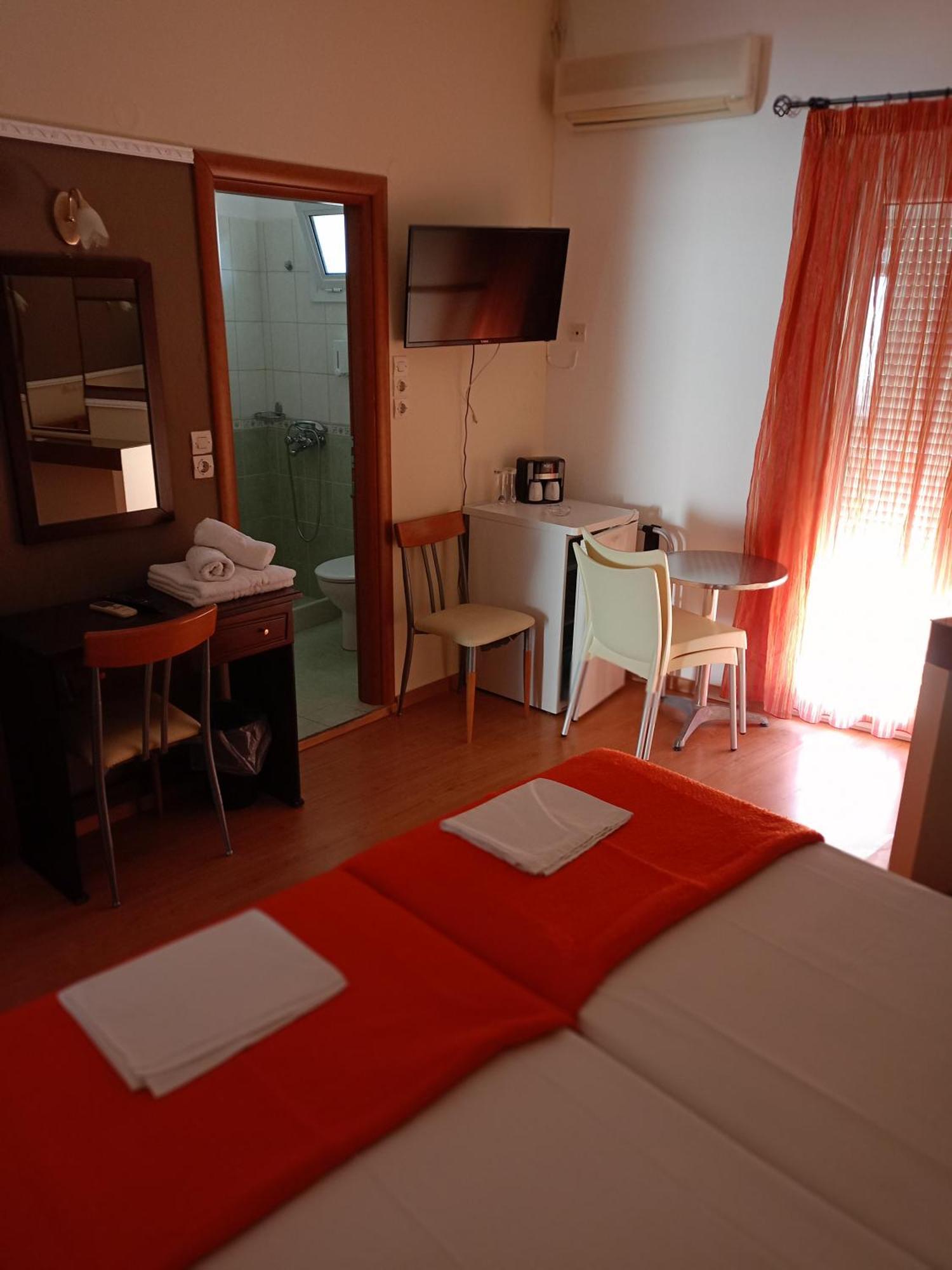 Efstratios Hotel Loutra Aidhipsou Exteriör bild