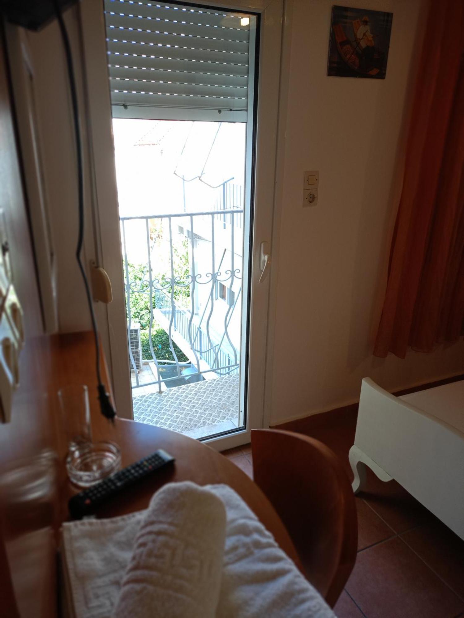 Efstratios Hotel Loutra Aidhipsou Exteriör bild