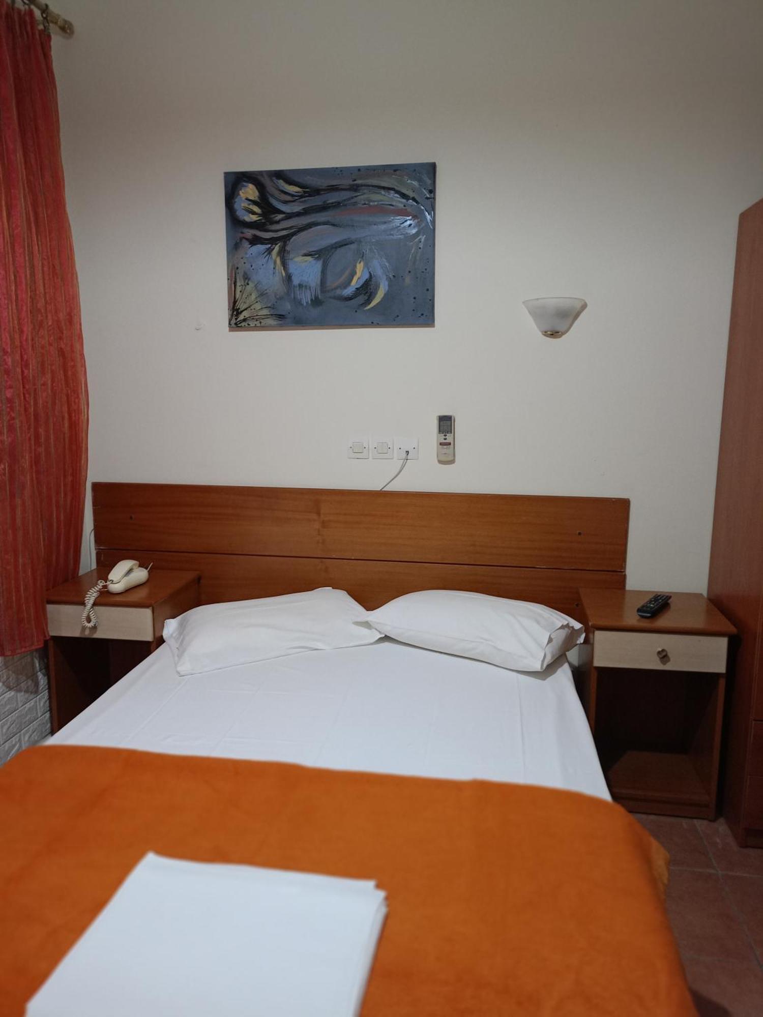 Efstratios Hotel Loutra Aidhipsou Exteriör bild
