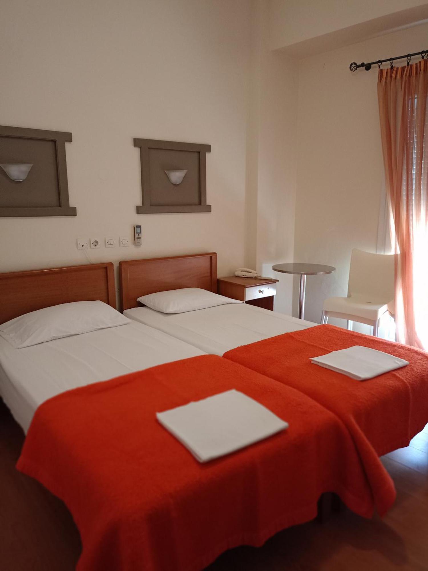 Efstratios Hotel Loutra Aidhipsou Exteriör bild