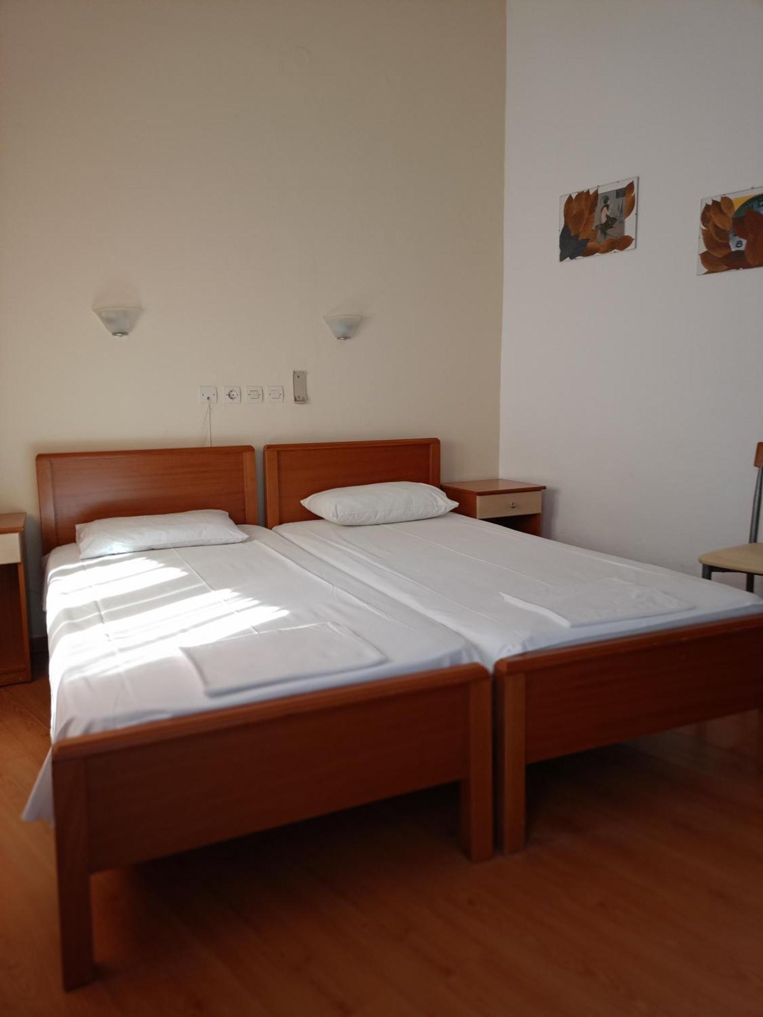 Efstratios Hotel Loutra Aidhipsou Rum bild