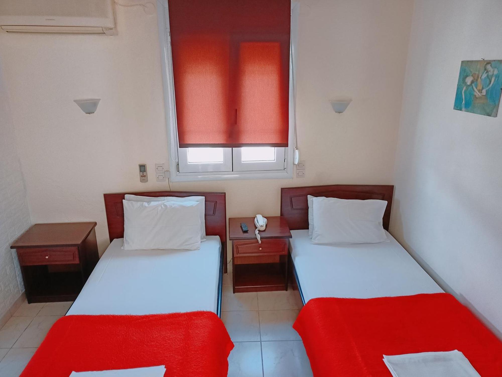 Efstratios Hotel Loutra Aidhipsou Rum bild