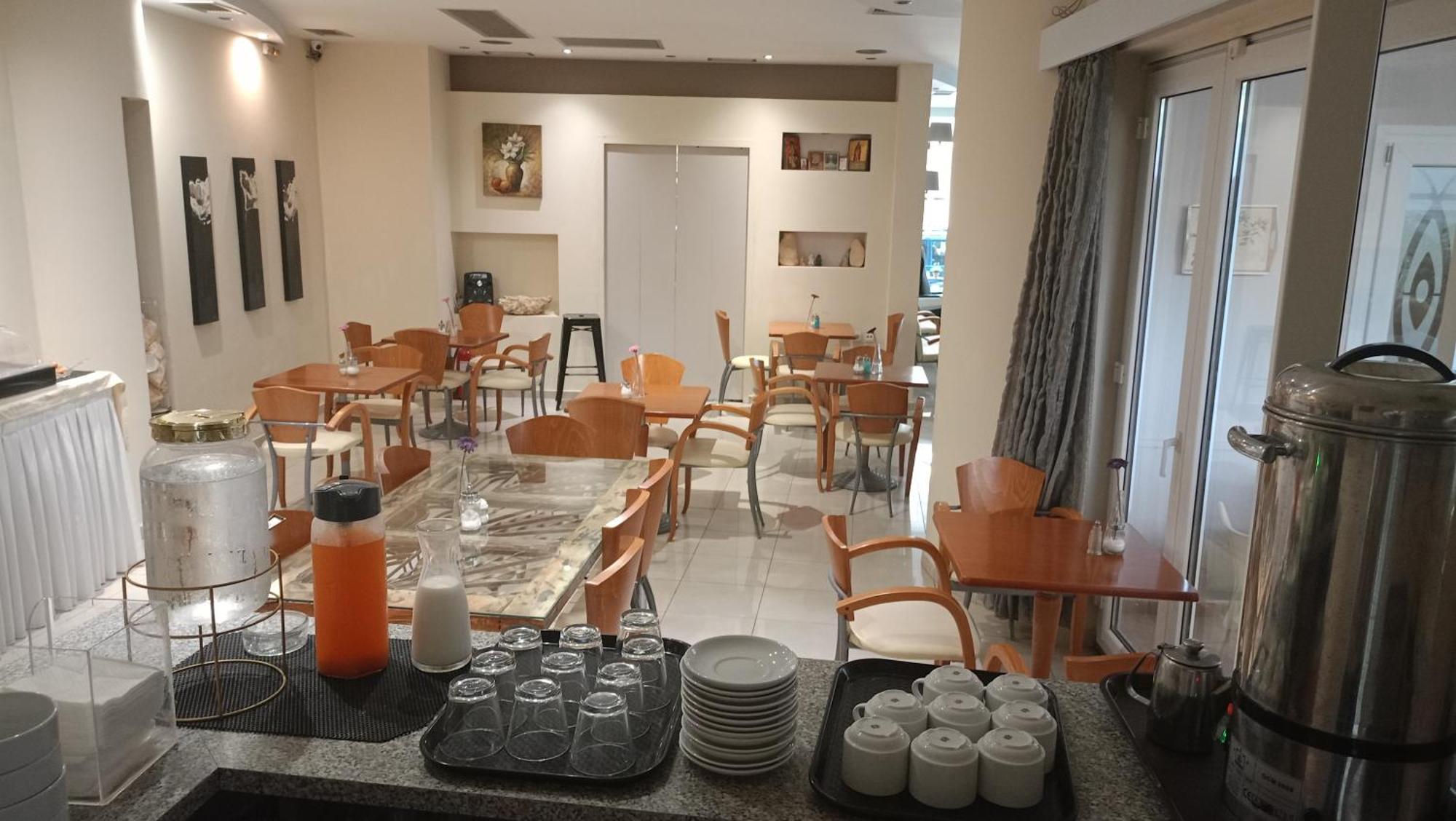 Efstratios Hotel Loutra Aidhipsou Exteriör bild