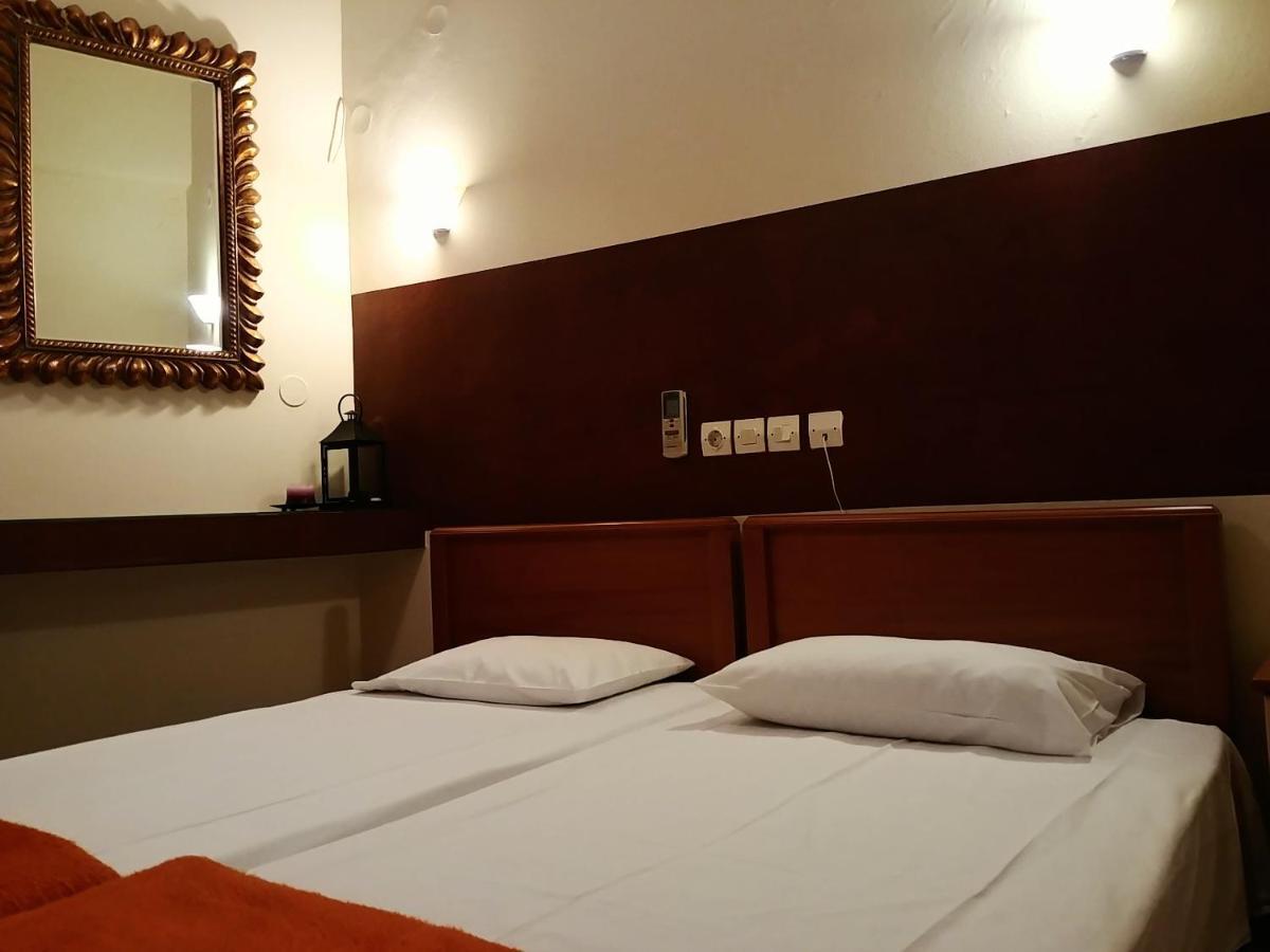 Efstratios Hotel Loutra Aidhipsou Exteriör bild